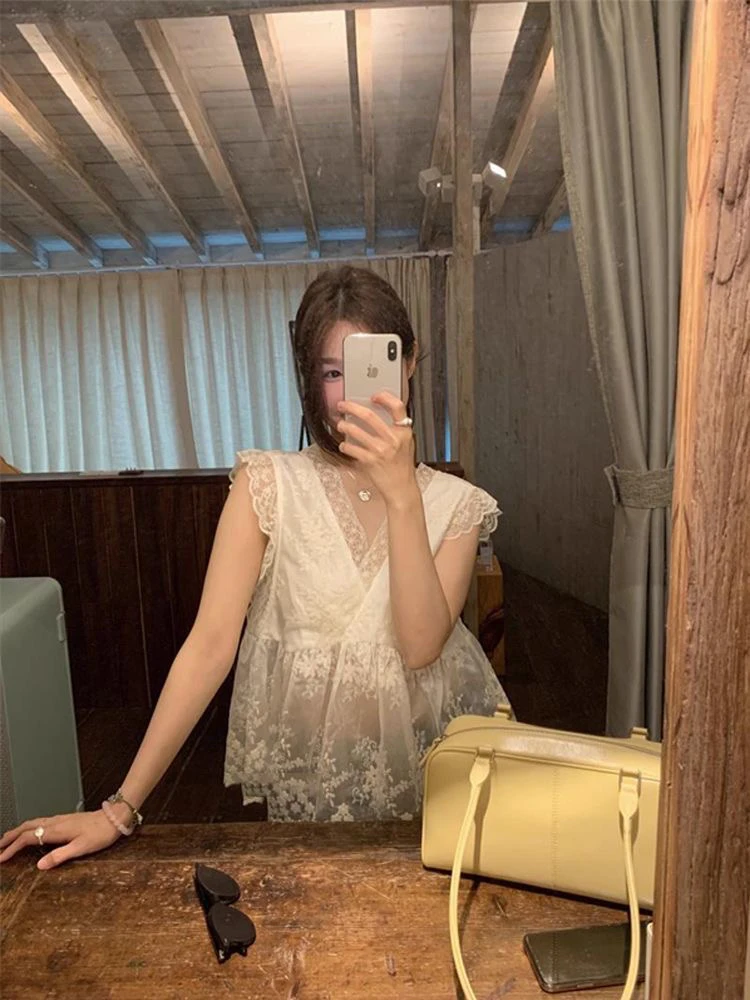 Korean Sle V-Ne Lace Top Women's Summer New Bal Splice Lace Svel Vest Small irt Breathable Comfortable Skin-...