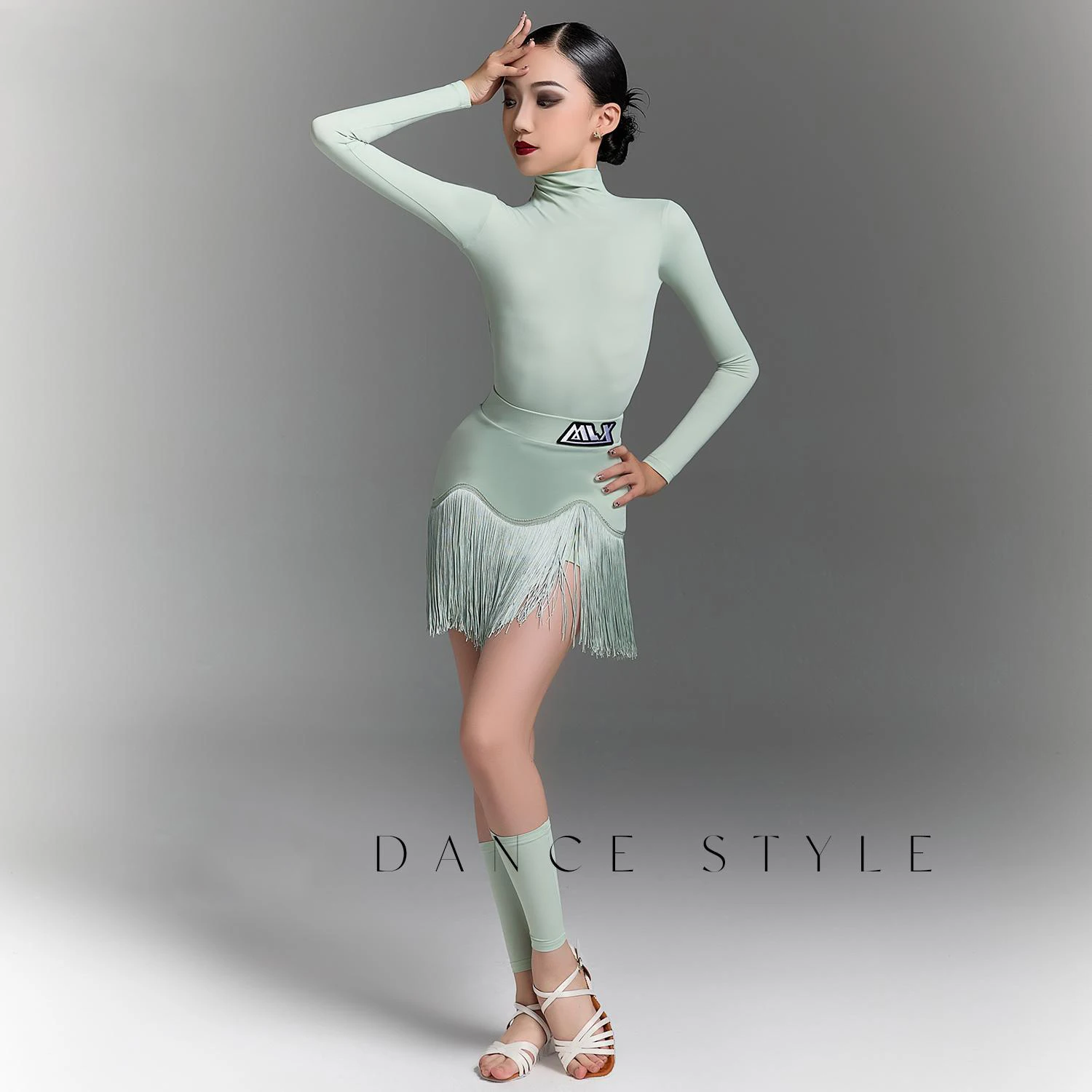 2025 新しいラテンダンス練習衣装女の子のための長袖タッセルスカートスーツチャチャルンバタンゴ子供ラテン衣装 DQS21415
