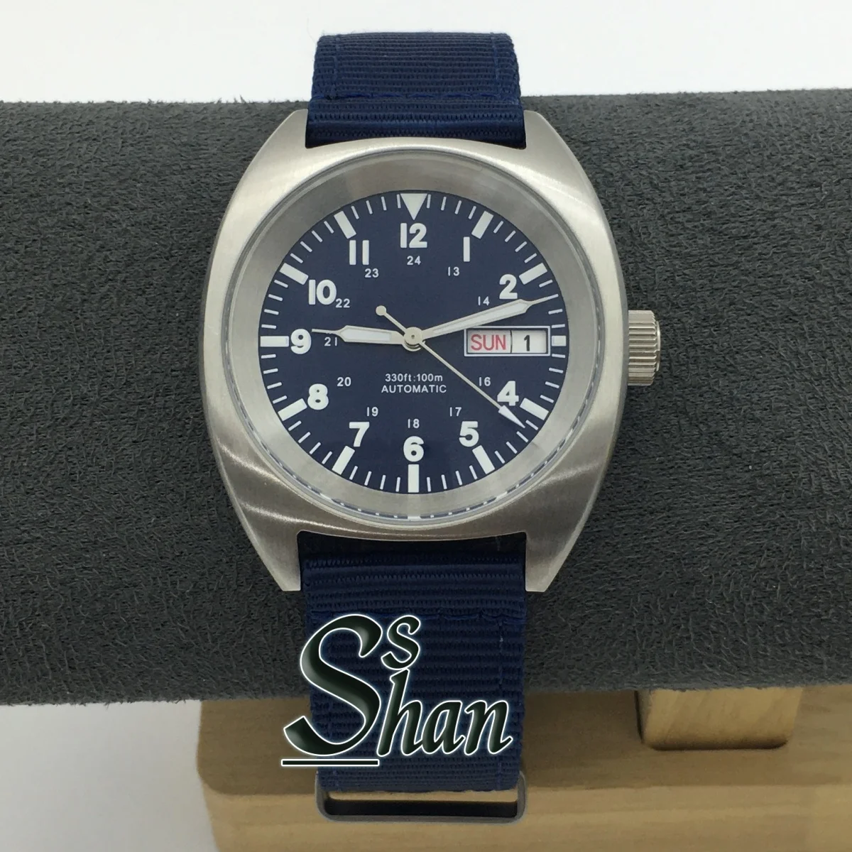36mm/39mm Mechanical Watch with NH36 Movement Dual Date Window Green Luminous Dial Domed Glass 100M Water Resistant Canvas Strap