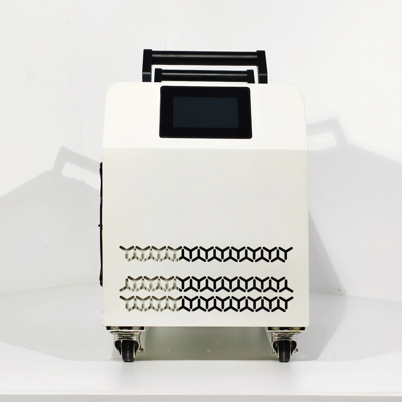 

STLF: Мобильный охладитель воды для ледяных ванн с насосом 1 л.с., скрытой системой фильтрации и подключением к мобильному приложению