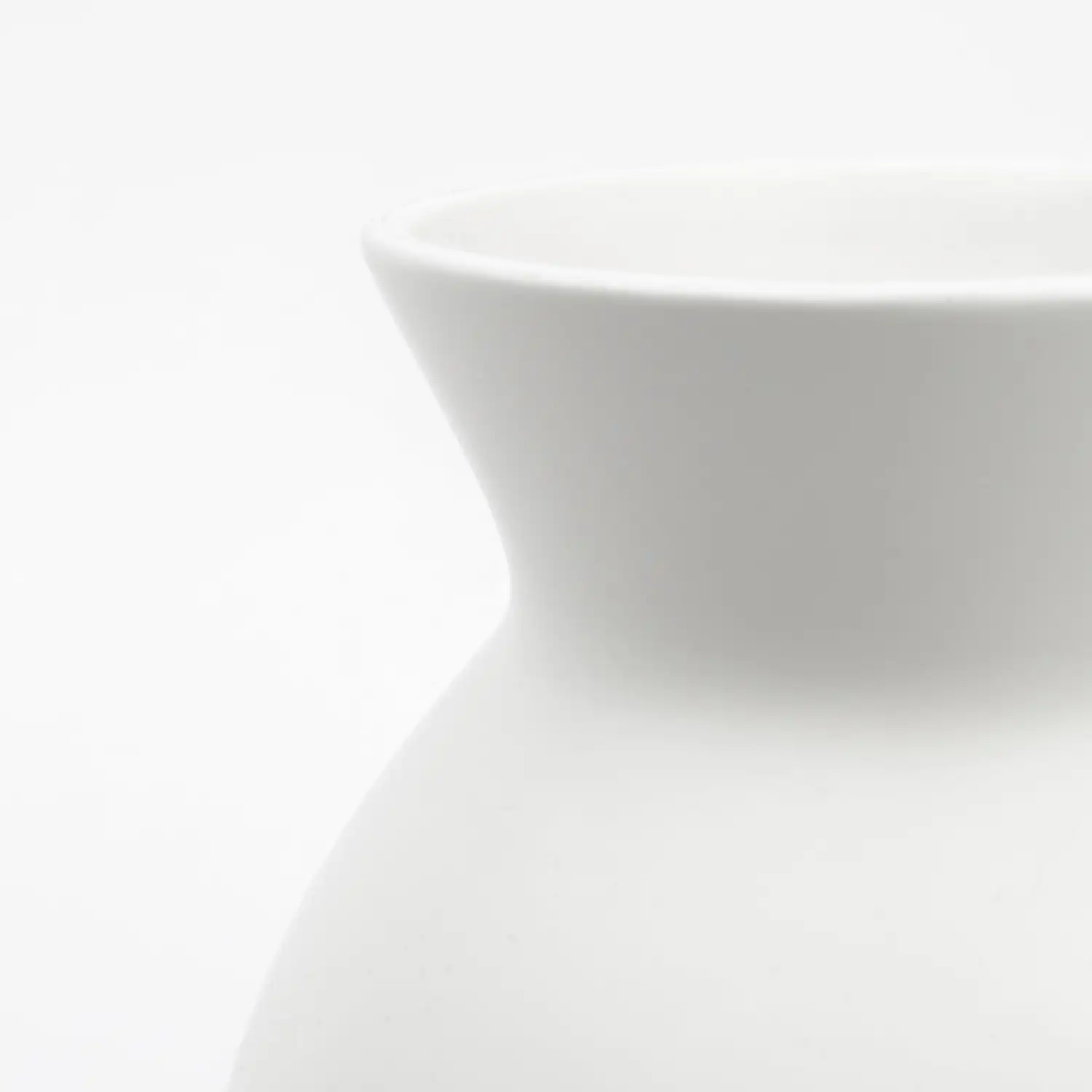 Vaso in ceramica con finitura bianca solida da 6,75 pollici x 8 pollici