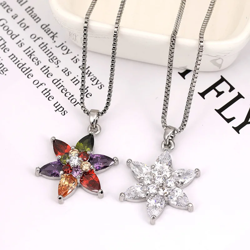 

New spring and summer dress necklace collarbone chain women's short zircon flower accessory necklace