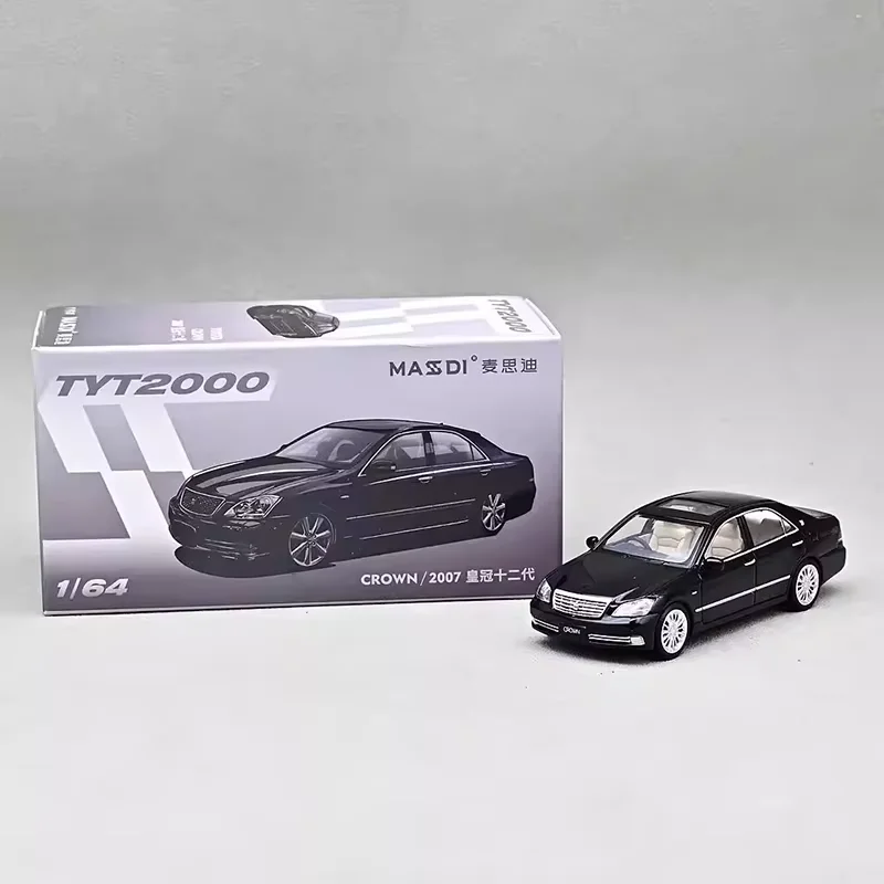 

Модель автомобиля MASSDI 1:64 CROWN 2007 из сплава, статическая коллекционная модель, украшение, праздничный сувенир, подарок