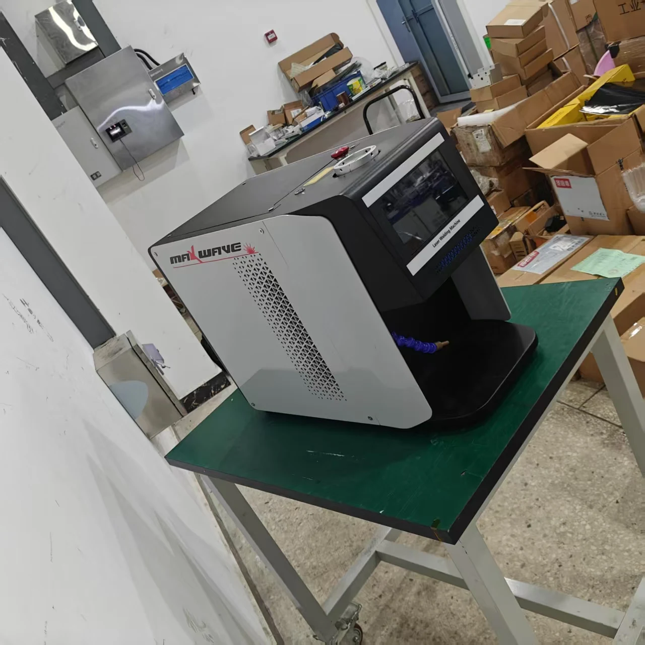 

Industrial QCW Pulse Laser Welder For Precision Metal Welding High Definition Visual System Photoelectric Conversion Rate