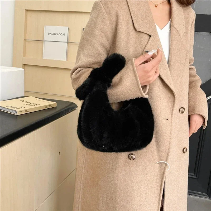 

Нечеткая плюшевая сумка с клецками, новая шикарная сумка из искусственного меха, мягкий милый кошелек для женщин-подростков, осенне-зимний рождественский подарок, уютный, элегантный