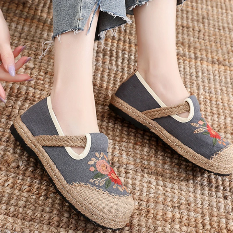 Women\'s Embroidery Flowers Shoes Handmade Non-slip Breathable Loafers Round Head Lightweight Comfortable Flats Sapato Femininos