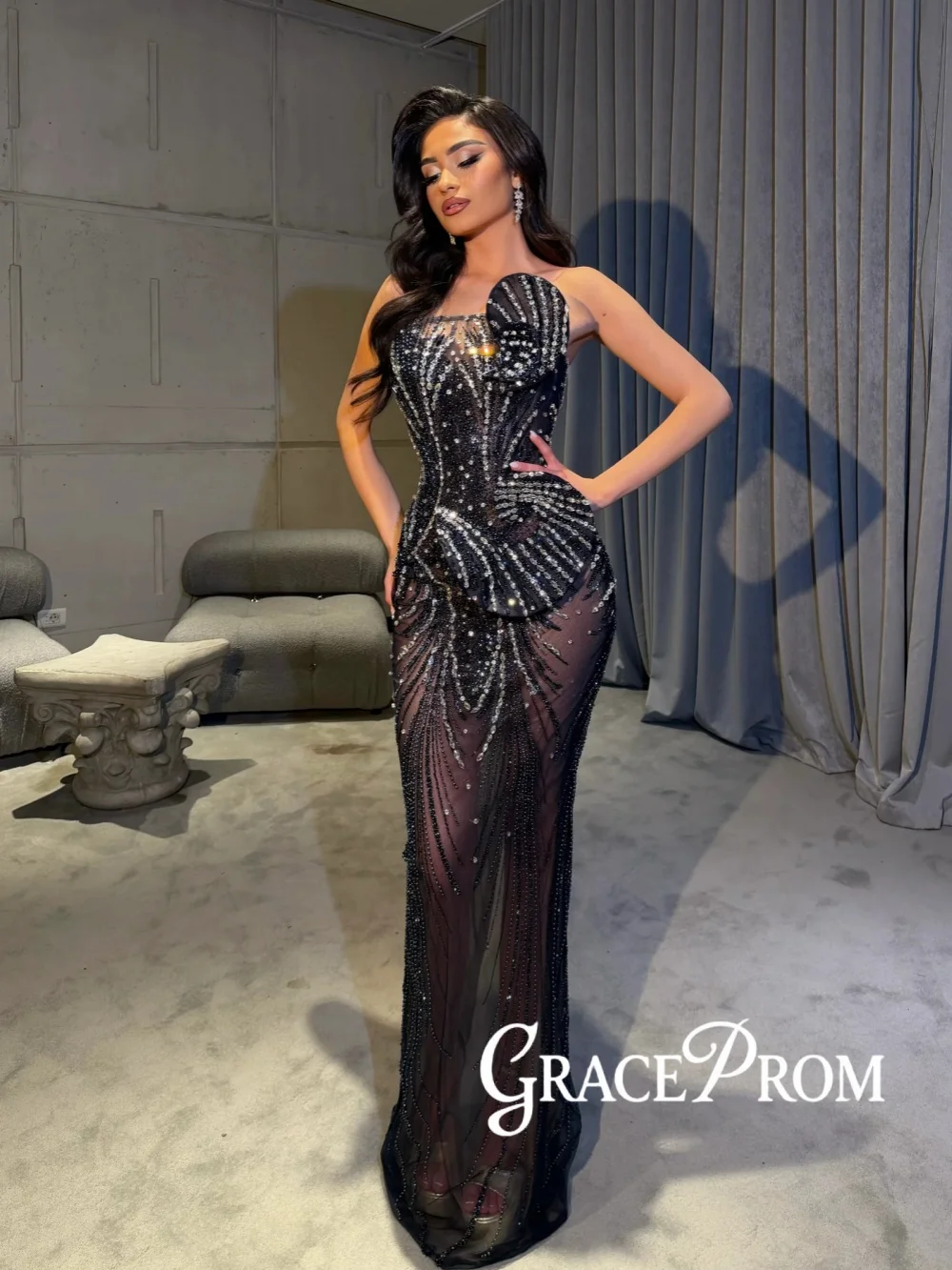 

Black Beaded Illusion Straight Evening Dress Long Silver Crystal Long Wedding Party Gown Customized Glamorous Red Carpet Gowns