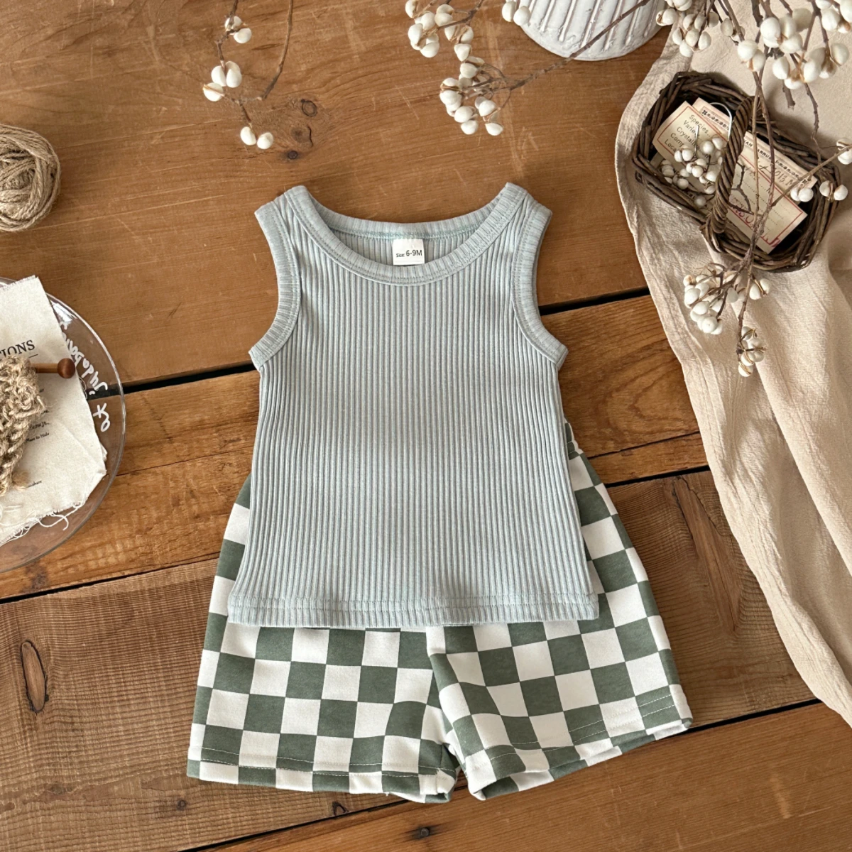 

Summer Infant Girl Boy Solid Color Ssleeveless T-Shirt + Black and White Plaid Shorts Set Casual Two-Piece Outfit for Babies