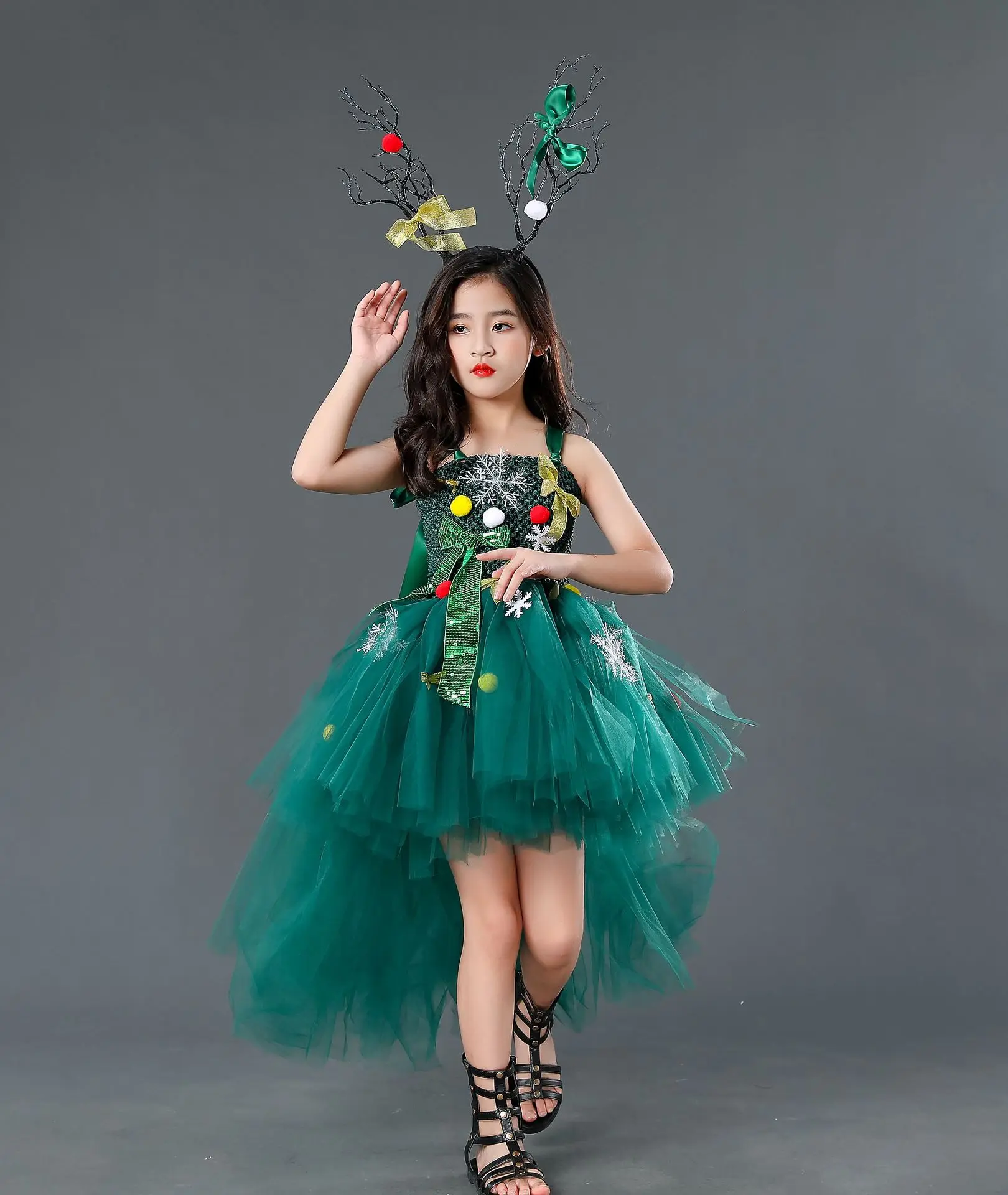 

Studio Photo Theme Clothing Christmas Dress Girlfriend Art Photo Female Forest Department Catwalk Performance Clothing
