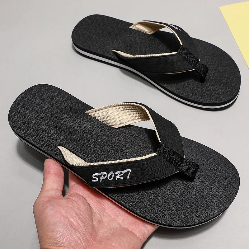 Summer beach outdoor sandals Fashion flip-flops Men\'s casual sports non-slip flip-flops Bathroom slippers home large size