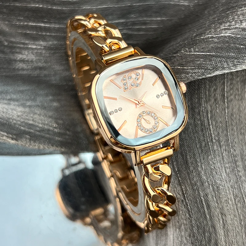 The new cross-border classic square chain watch ladies hollow bracelet quartz watch niche light luxury watch explosion