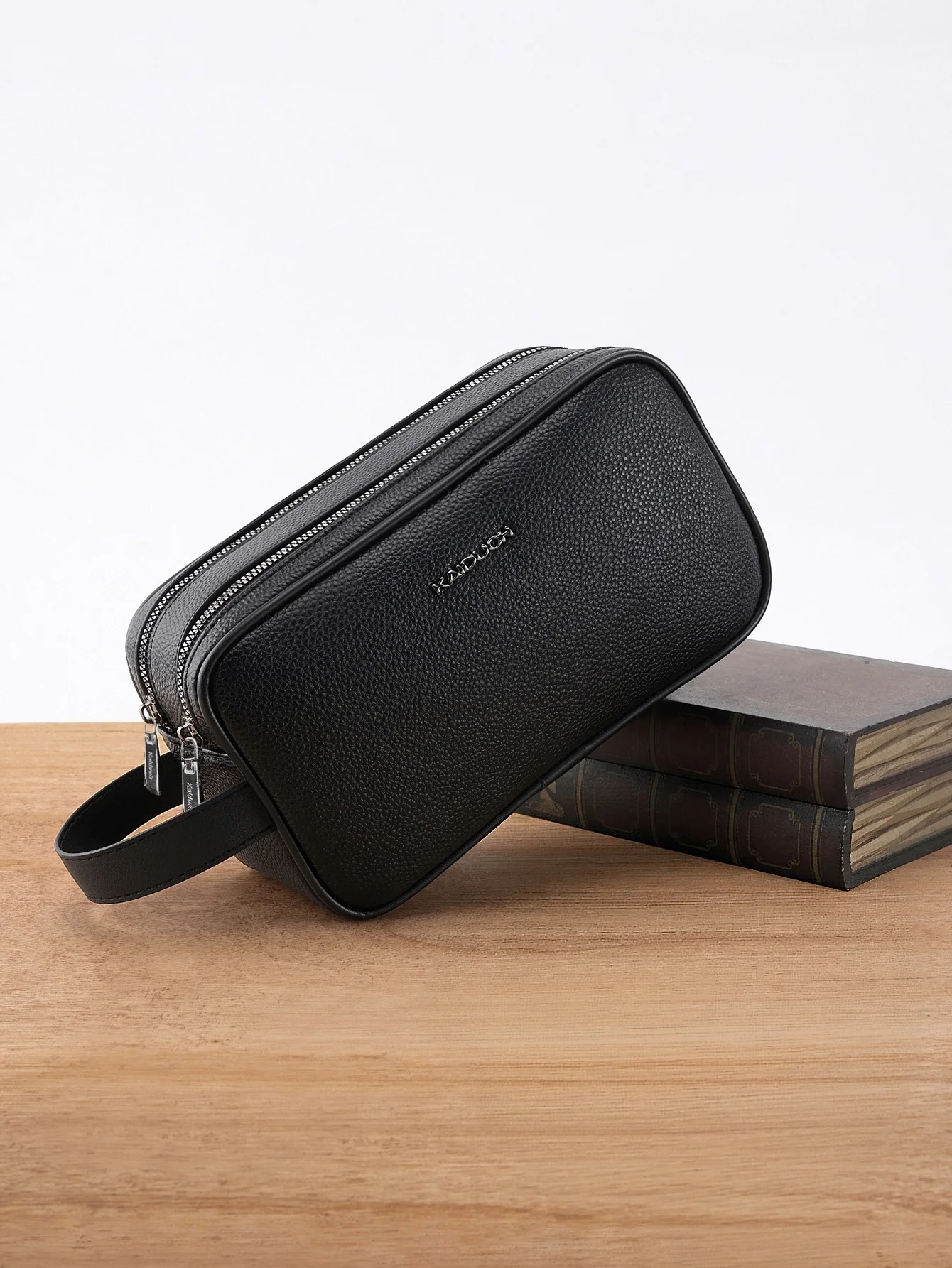​ ​ Strukturierte PU-Organizer-Tasche für Herren von Kaichu – Handtrage mit zwei Reißverschlüssen und abnehmbarem Handschlaufe, passend für Telefon und Essentials