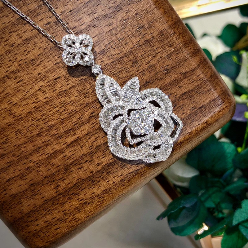 Aazuo 18K White Gold Real Diamonds 1.48ct Luxury Flower Necklace For Women Engagement  Necklace Fashion Design For Lady