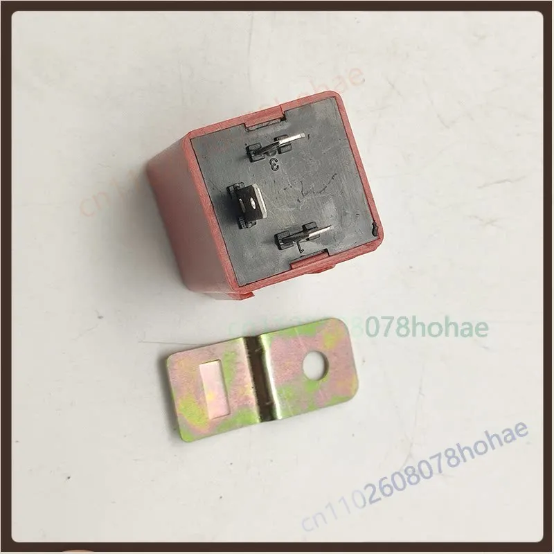 For 3735010‑C0100 Turn Signal Flasher Relay 3‑Pin For Dongfeng Tianlong/Tianjin Heavy‑Duty Truck Replacement Spare Part