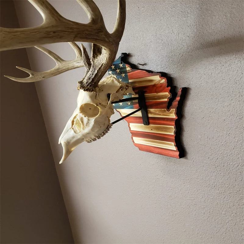 European Deer Mount Plaque, Prey Display Rack, Home Decoration,Wooden Background Stars and Stripes Patterns,Home Decor in Stock