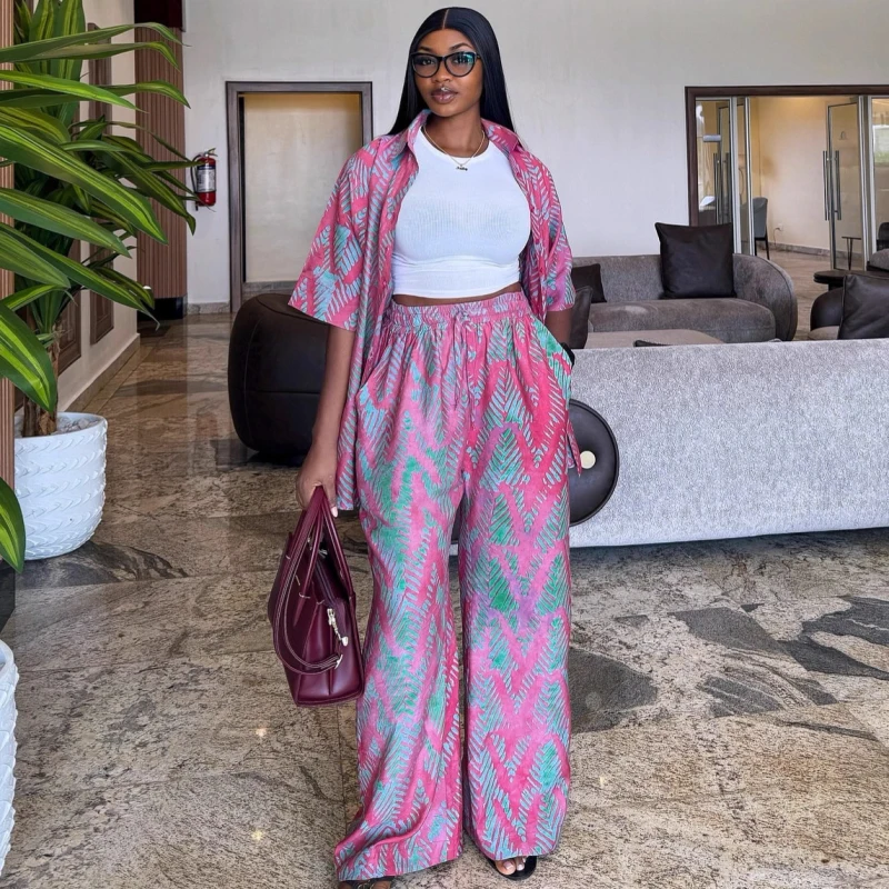 جديد الموضة الأفريقية المرأة قطعتين مجموعة مطبوعة قصيرة الأكمام قميص فضفاض وسراويل مجموعة ملابس غير رسمية الإناث