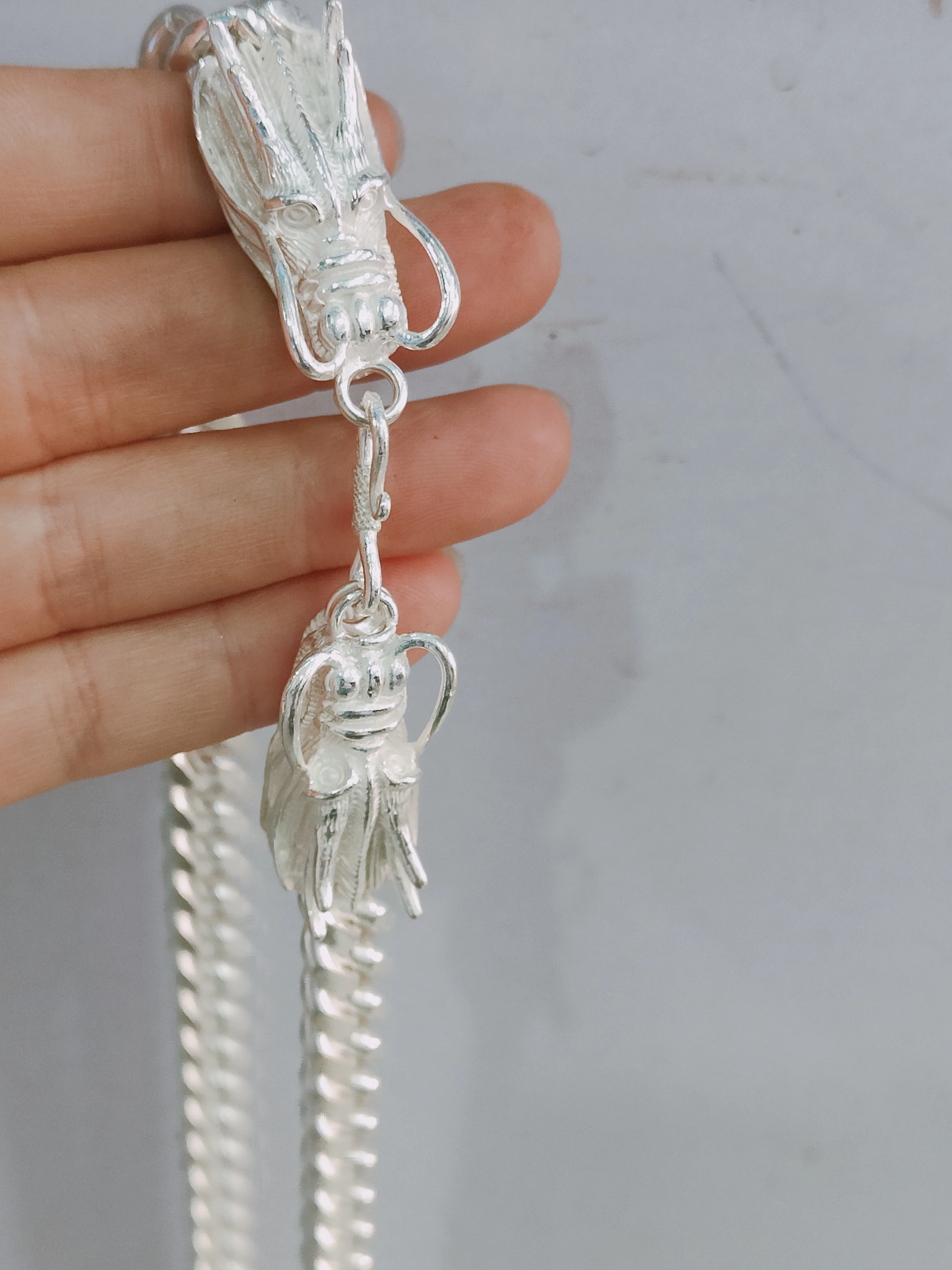 

China Tibetan Silver Shuanglong Head Long Chain Amulet Hanging Chain