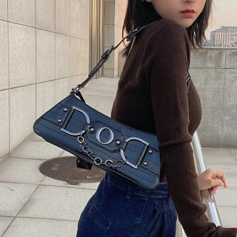 Imagem -02 - Mediow Bolsas para Mulheres Designer de Luxo Bolsa de Ombro Pequena Nas Axilas 2023 Nova Ferragem Punk Estilo Hip Hop Fechamento com Zíper Envio Rápido Chegou