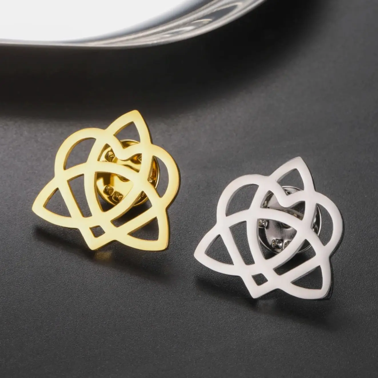 LIKGREAT Celtics Knot Brooch for Women Men Irish Shirt Suit Badge Pin Stainless Steel  Amulet Vintage Clothing Accessories Gifts
