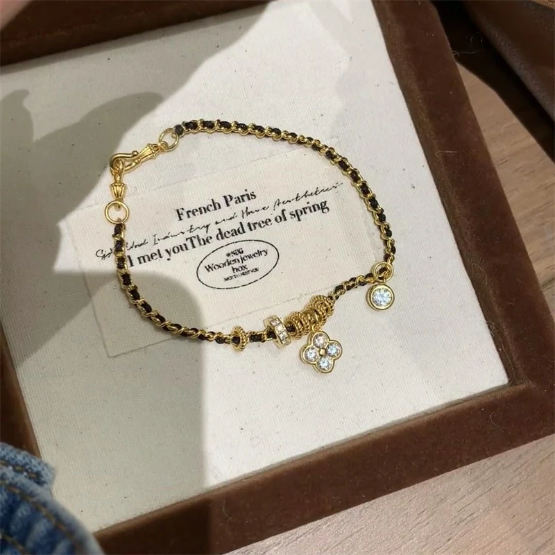 

2025 New Fashionable Crystal Flower Pendant Bracelet Women Exquisite Personalized Stainless Steel Bracelet Jewelry Accessories