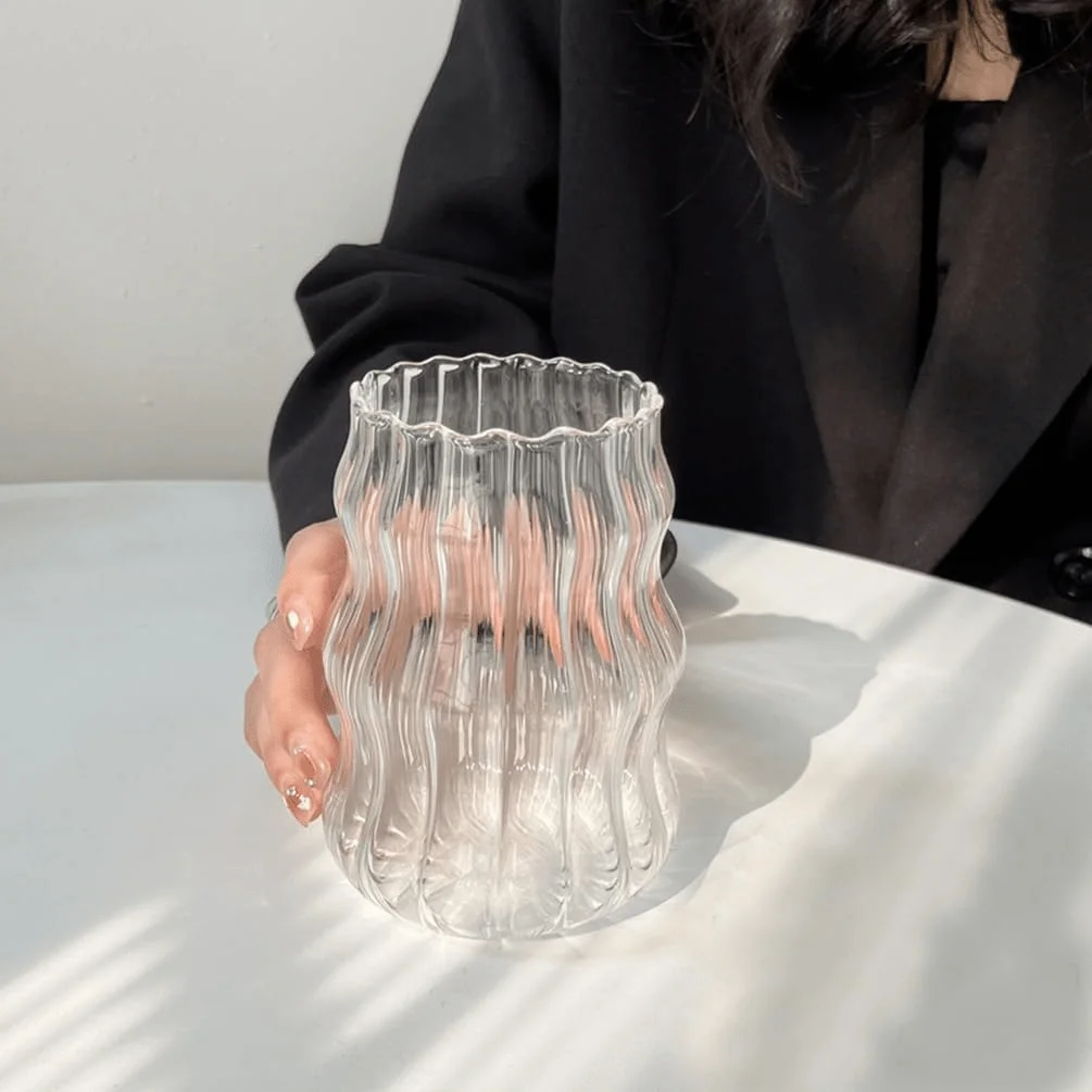 6 Pack Iced Coffee Glass Cups Modern Wavy Ribbed Glass Tumbler 18 OZ With Straws Aesthetic Origami Drinking Glasses For Matcha Smoothie Juice Cafe Home Kitchen Office Christmas Housewarming Gift