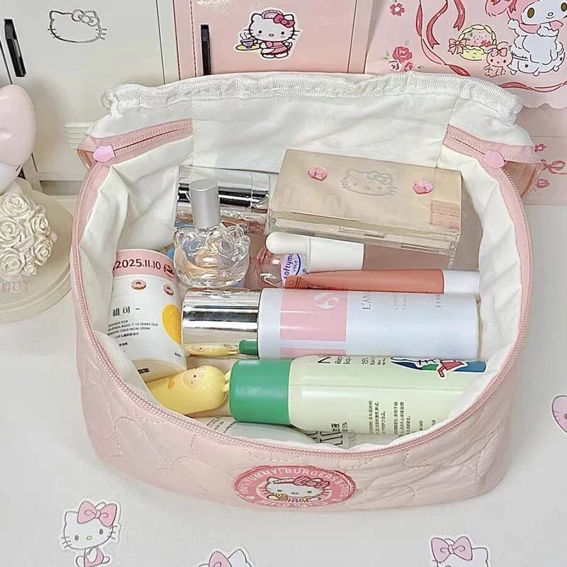 Hello Kitty Veelzijdige Leuke Handige Handheld Grote Capaciteit Cosmetische Tas Draagbare Stofdichte Meisjesachtig Hart Dopamine Opbergdoos