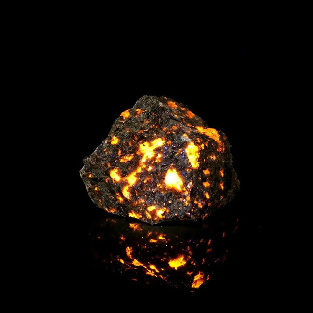 1PC Natural Yooperlite Raw Stone  UV Fluorescent Flame Rocks Aromatherapy Rocks Collectibles Fountain Home Decoration