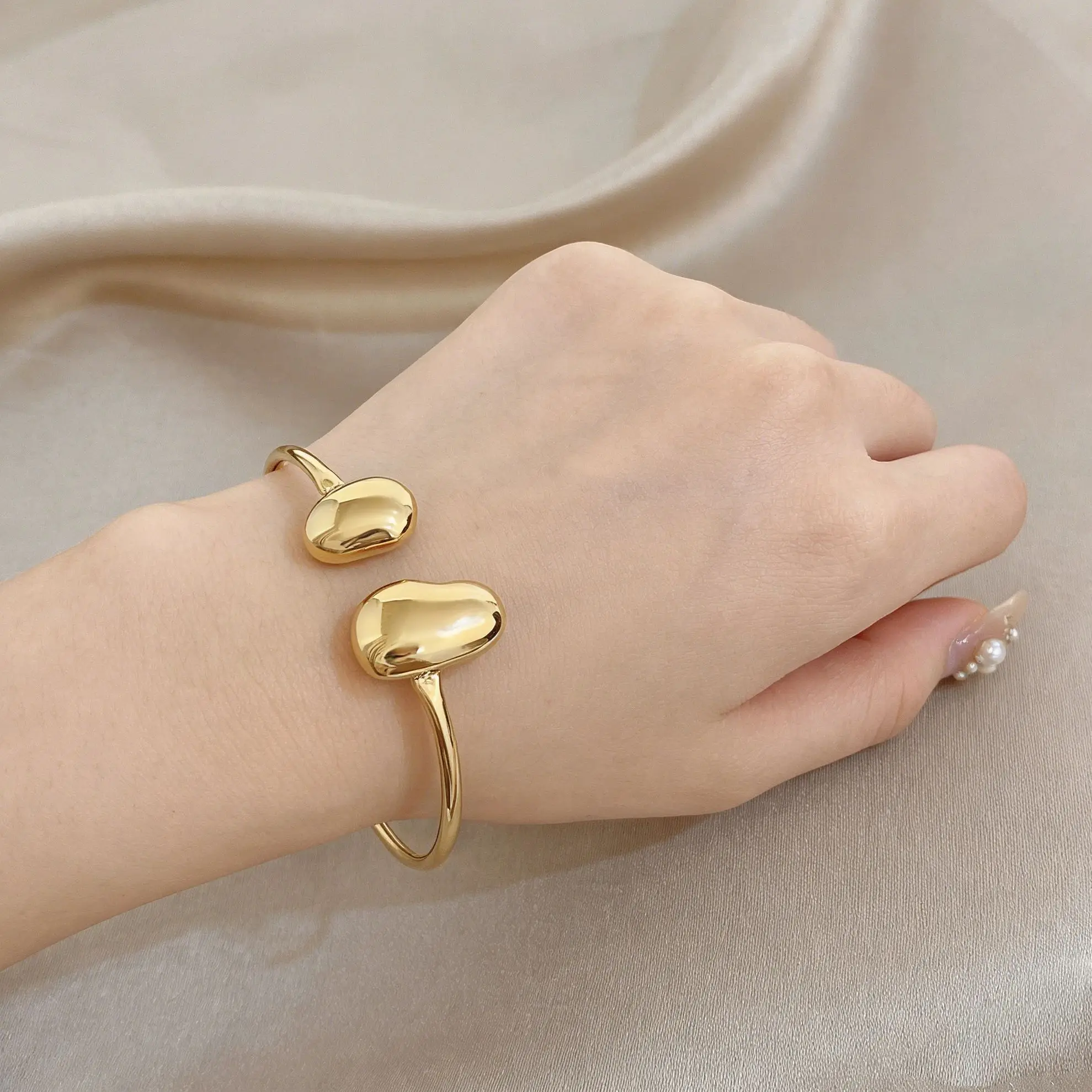 

DODOHAO Elegant Irregular Thin Stainless Steel Bangle for Women Glossy Waterproof Open Bracelet Delicate Feminine Jewelry Gift