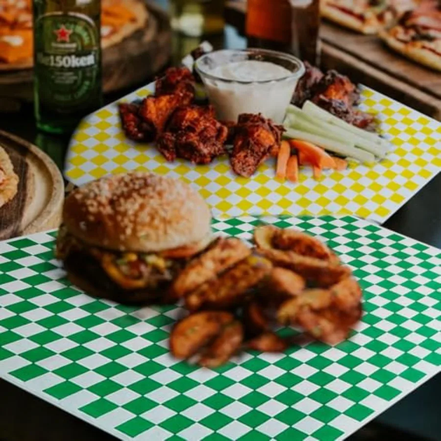 100 Sheets Green White Deli Paper - Grease Resistant, Burger Paper, Liner 11.5''x11.5