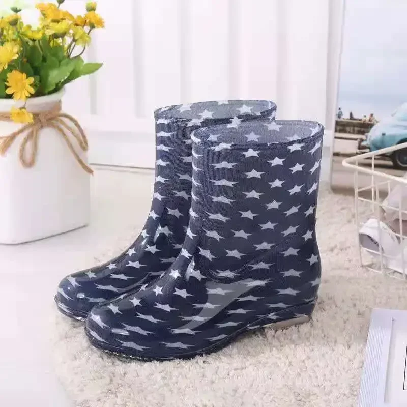 Botas de chuva impermeáveis para mulheres, sapatos antiderrapantes para meninas, sapatos antiderrapantes para água de PVC antiderrapante, botas de chuva estampadas, 2024