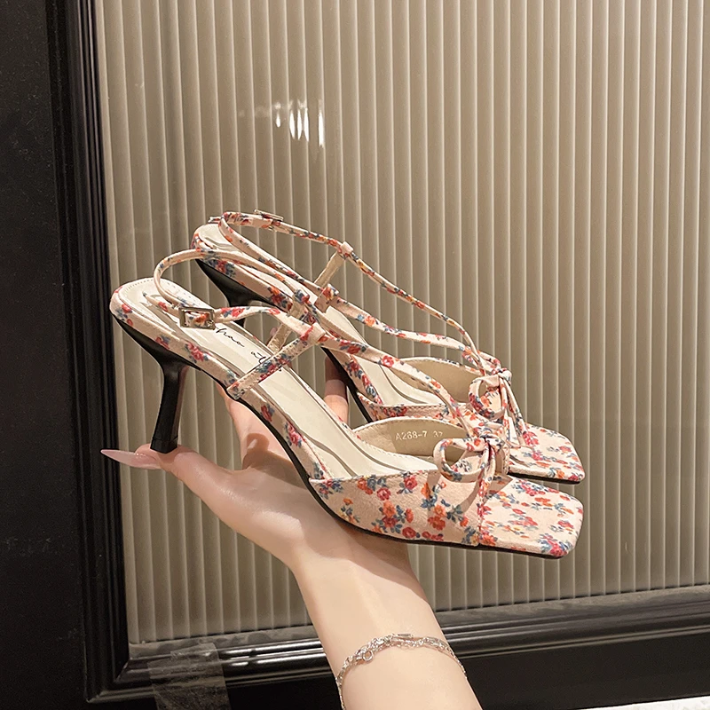 

French Bow Back Trip Strap High Heels Women Summer Outer Wear One Strap Temperament Open Toe Square Toe Sandals