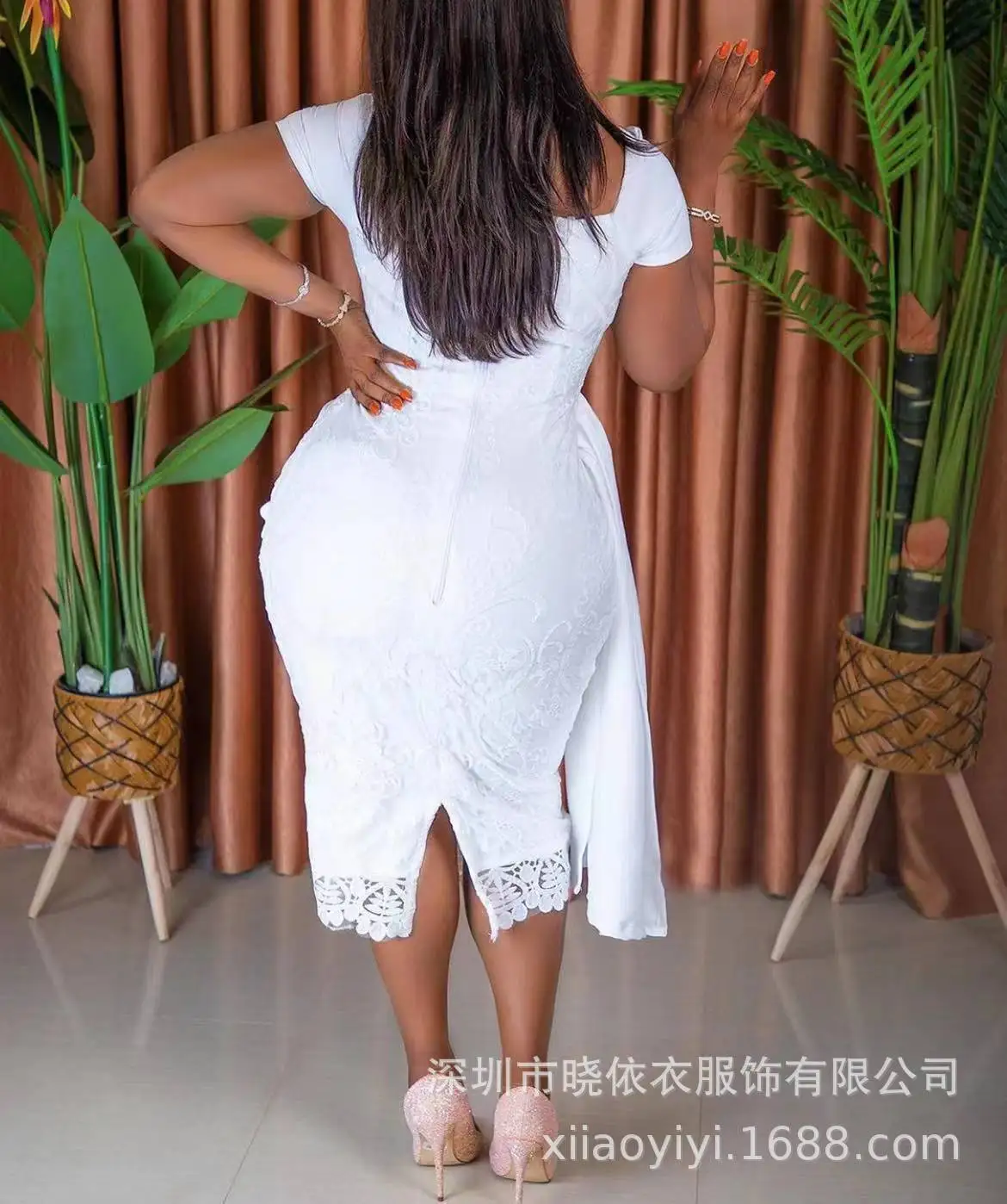 

Temperament commuting lace ribbon slit hip hugging dress