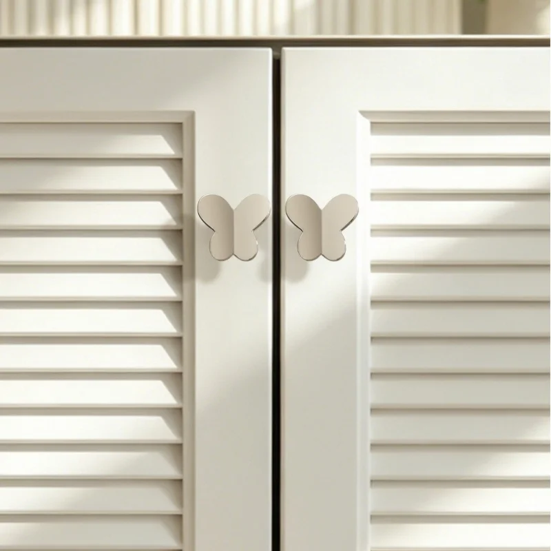 Modern Polished Nickel Cabinet Pulls Gloss Silver Drawer Knobs Single Hole Kitchen Furniture Handles for Wardrobe Cupboard Decor