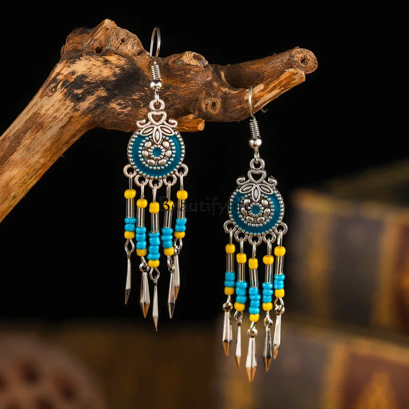 

Small short bohemian earrings, retro round rice bead earrings.