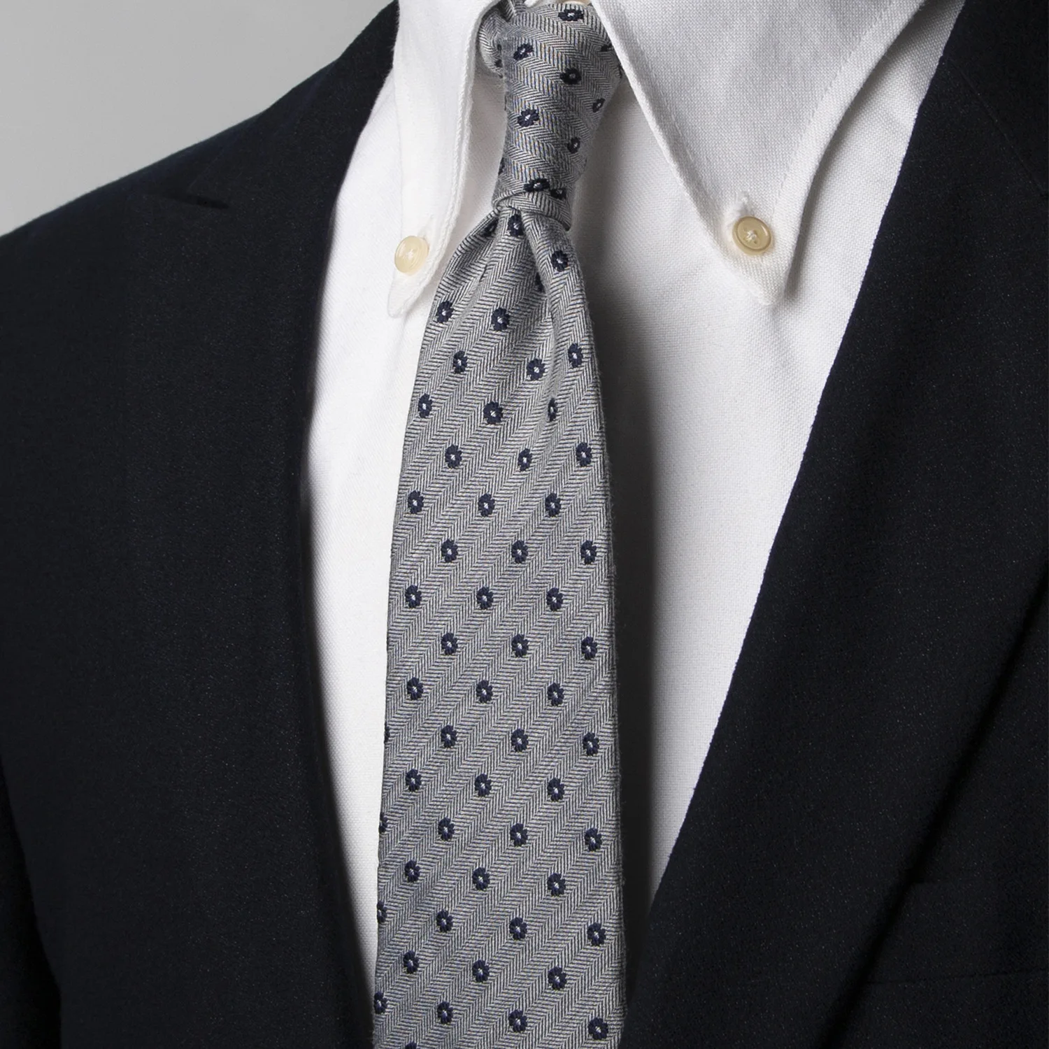 

Мужской деловой галстук 8 см, ручной работы, с трехслойным защипом, из 100% шелка тутового шелкопряда, с полуфлисовой подкладкой, синий, для свадьбы, в подарочной коробке