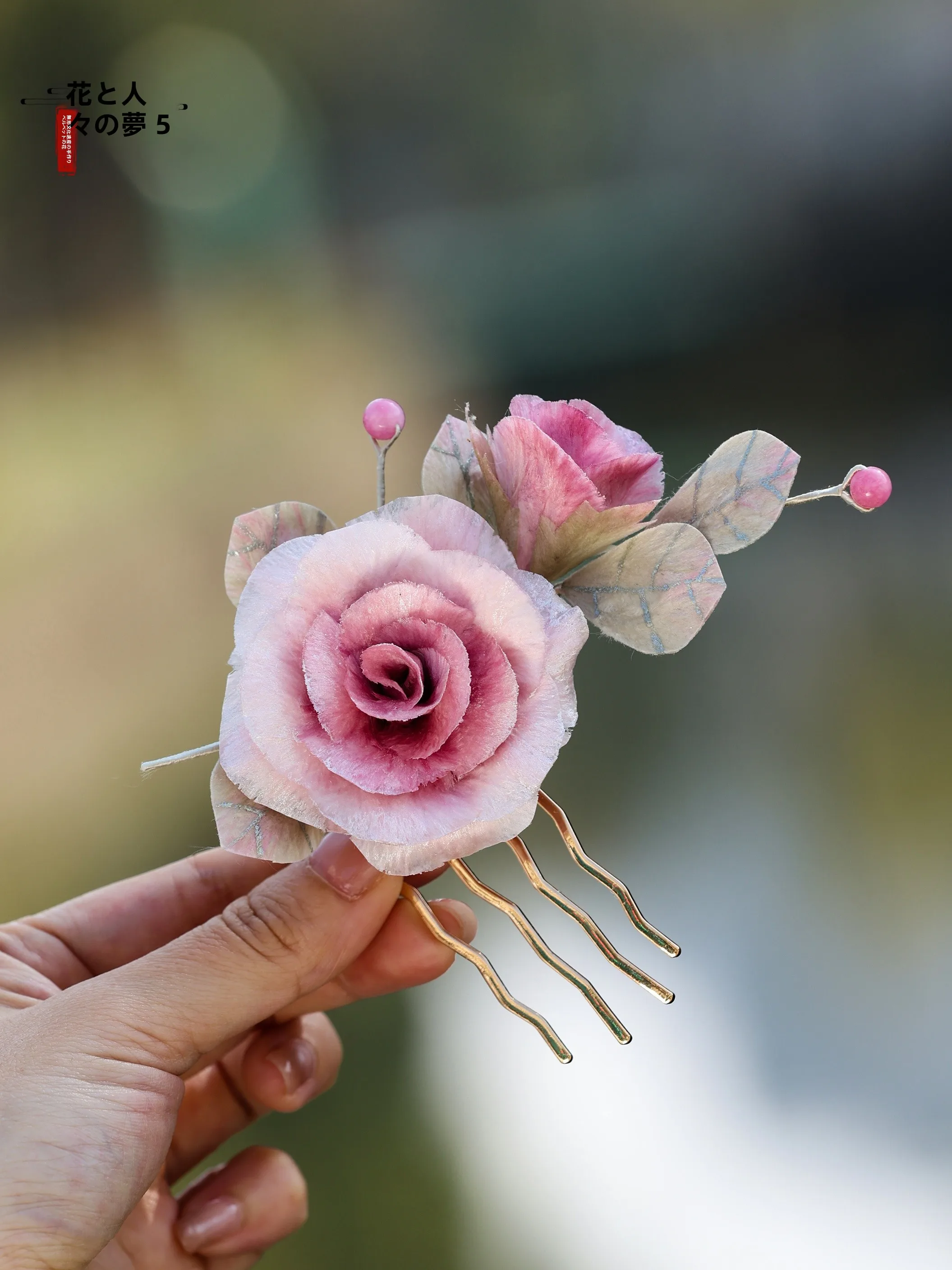 peineta-para-el-cabello-con-flor-de-rosa-hecha-a-mano-en-tela-no-tejida-estilo-chino-tradicional-horquilla-qipao-simbolo-cultural-realce-de-belleza