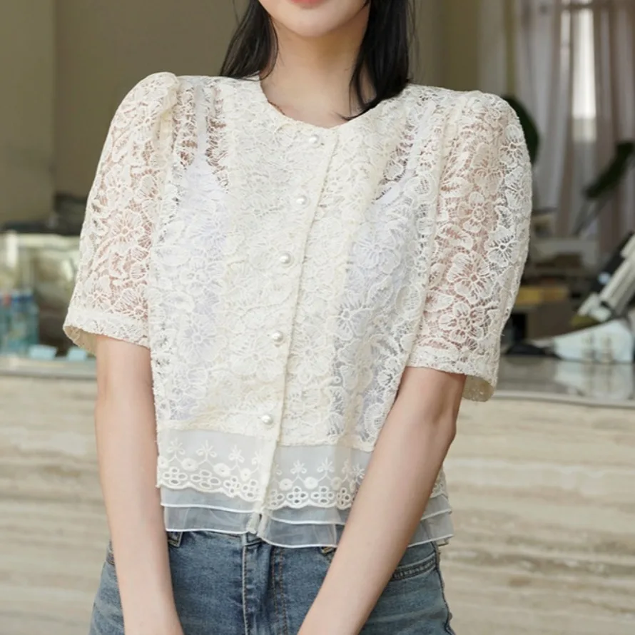 

Новинка 2026: Летний модный кардиган в корейском стиле с кружевными вставками и вырезами, женский приталенный топ с коротким рукавом, прямой крой, французский стиль