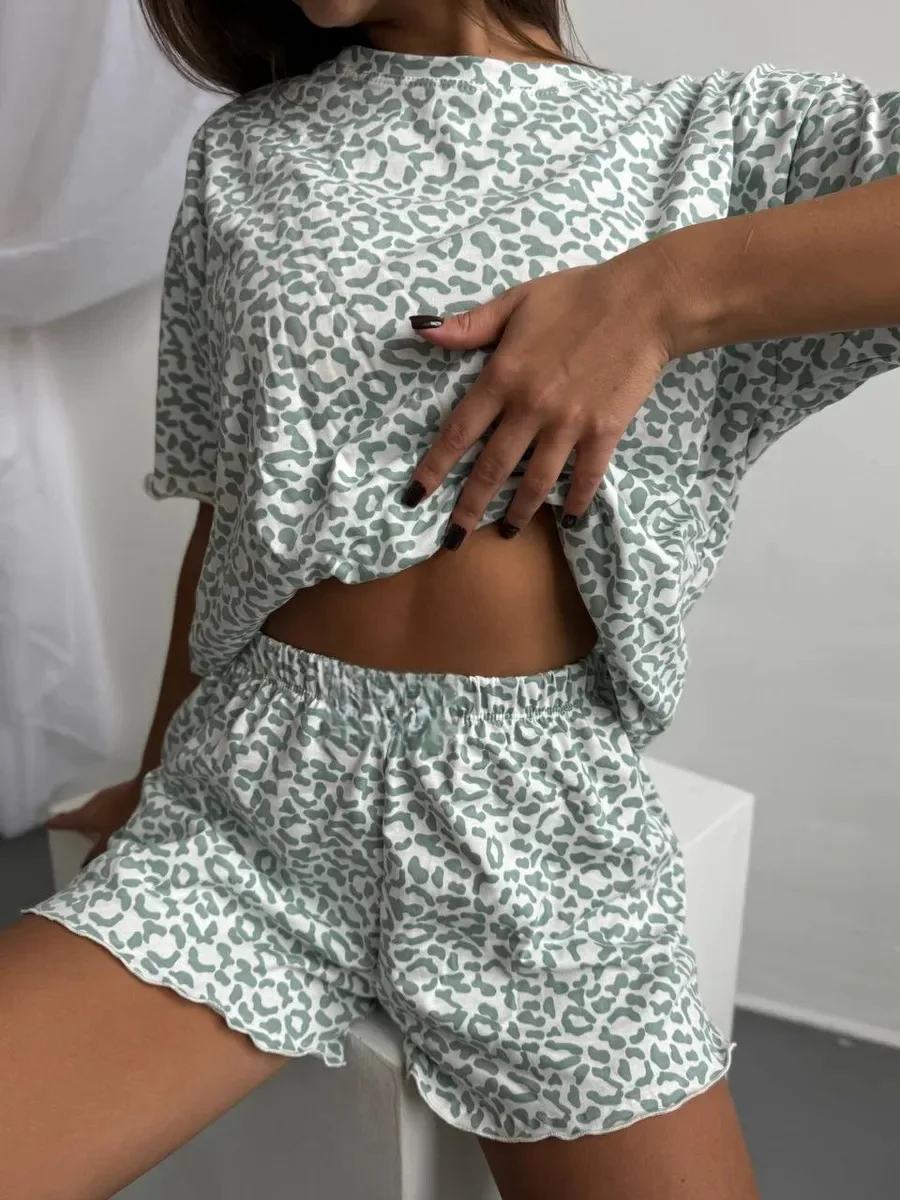 

Women's Fashion Models Leopard Print Sexy Hottie Round Neck Short Sleeve Shorts Suit Pyjamas Homewear