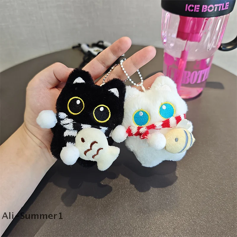 【E】Squeaky Cute Black White Cat Plush Doll Small Pendant Keychain Cartoon Doll Toy Pendant Keyring Bag Ornament Children's Gift