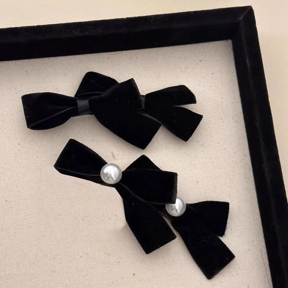 

Женская заколка для подружки невесты, черная бархатная заколка с жемчужным бантом, новые заколки для волос с бантом для девочек, заколка, головной убор, аксессуары для волос