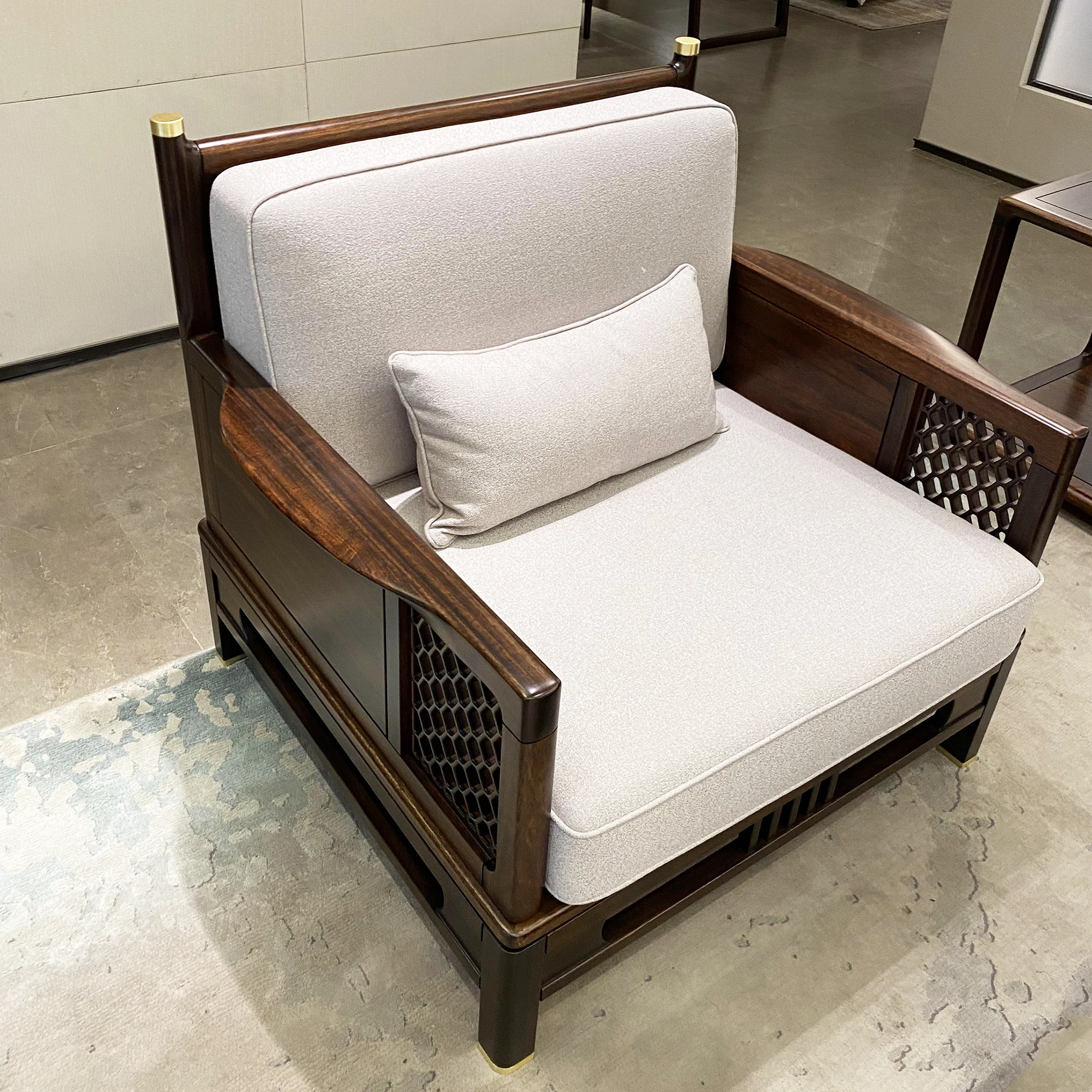 

Solid wood sofa villa living room modern size apartment fabric sofa