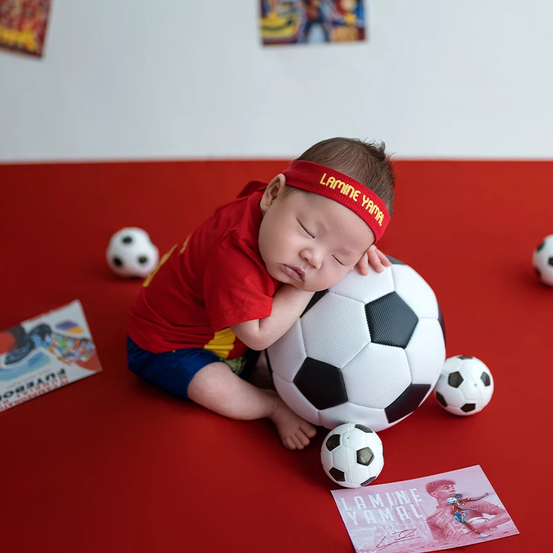 ชุดฟุตบอลเด็กผู้ชายธีมฟุตบอลคัพ 2026 พร้อมที่คาดผม ชุดกีฬาฟุตบอล ชุดถ่ายภาพเด็กแรกเกิด อุปกรณ์ประกอบฉากฟุตบอล