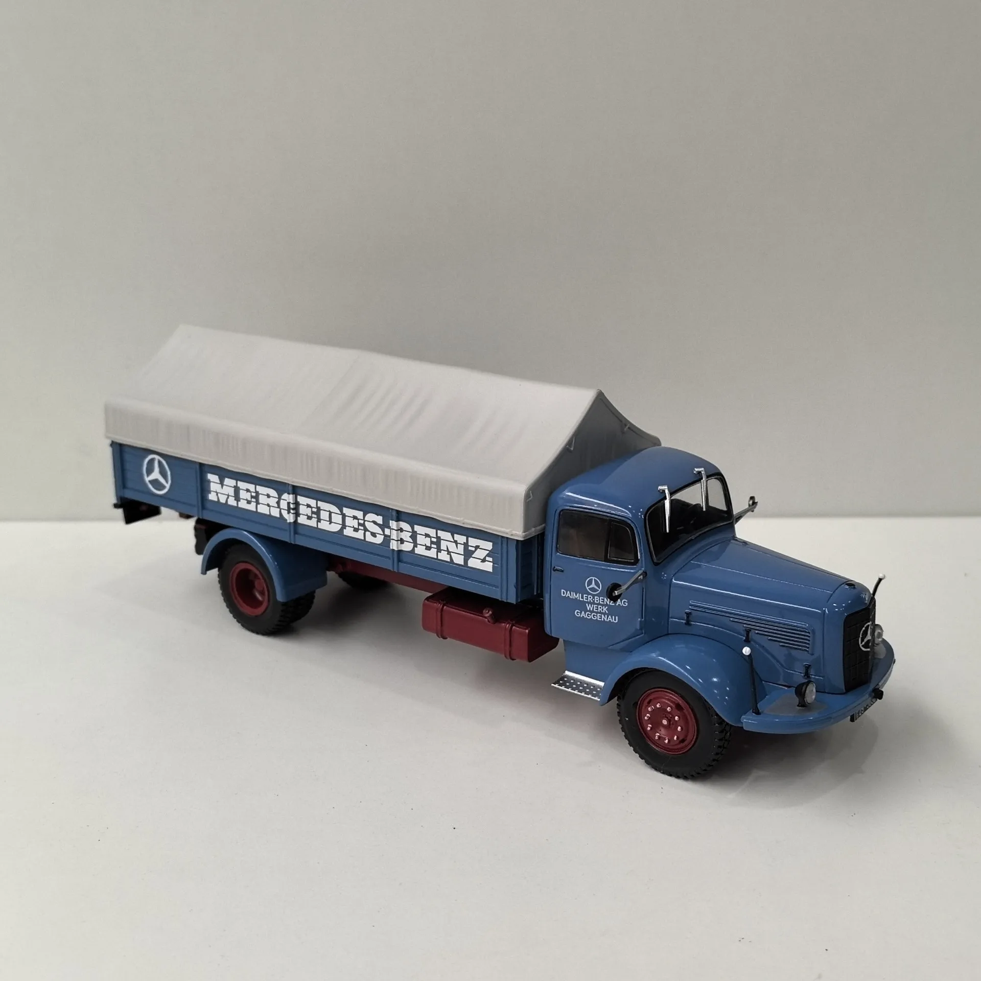 ダイキャスト IXO 1/43 スケールベンツ L-325 輸送トラック合金車モデルグッズおもちゃギフトお土産ディスプレイ飾り