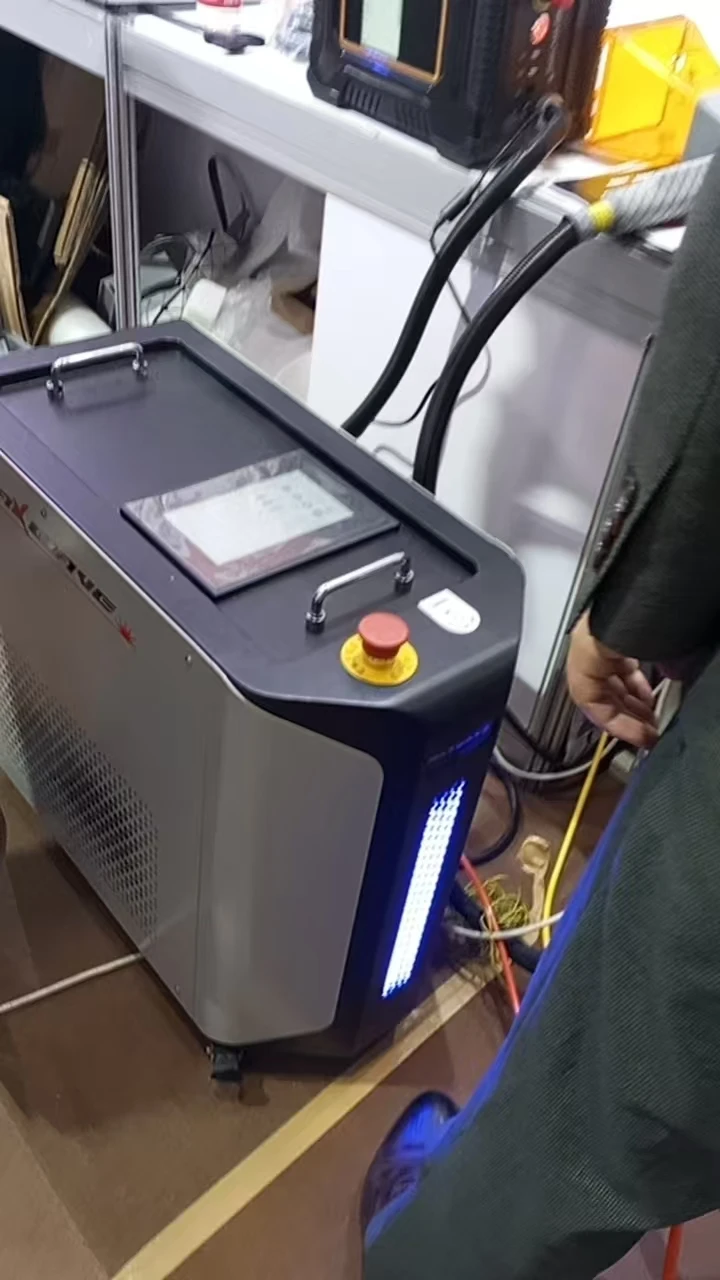 

Maxwave Laser Welding Machine 800W Output Continuous Pulse Mode High Power Stability Fast Response Air Cooling System