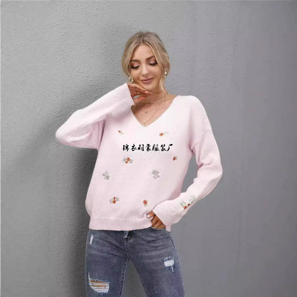 سترة نسائية محبوكة بياقة على شكل V مع تطريز زهور، مقاس كبير، موضة ربيع 2025، وصول جديد، مريحة وعصرية بأكمام طويلة #1