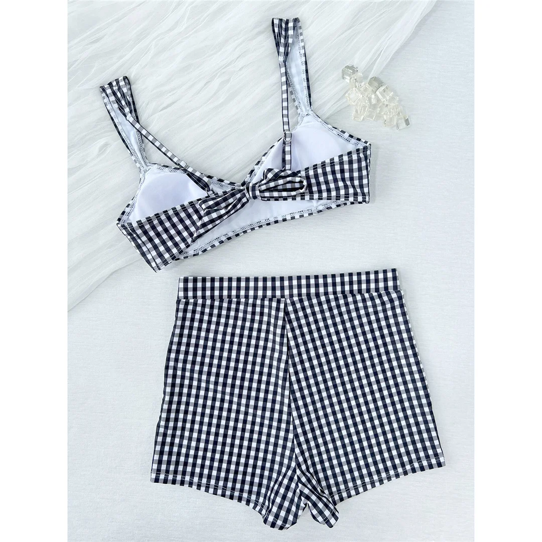 Karierter Badeanzug mit V-Ausschnitt und kurzen Hosen, Damen-Bikini mit hoher Taille, zweiteiliges Bikini-Set, gepolsterter Badeanzug, Badebekleidung, Modell V8272. – Detail 5