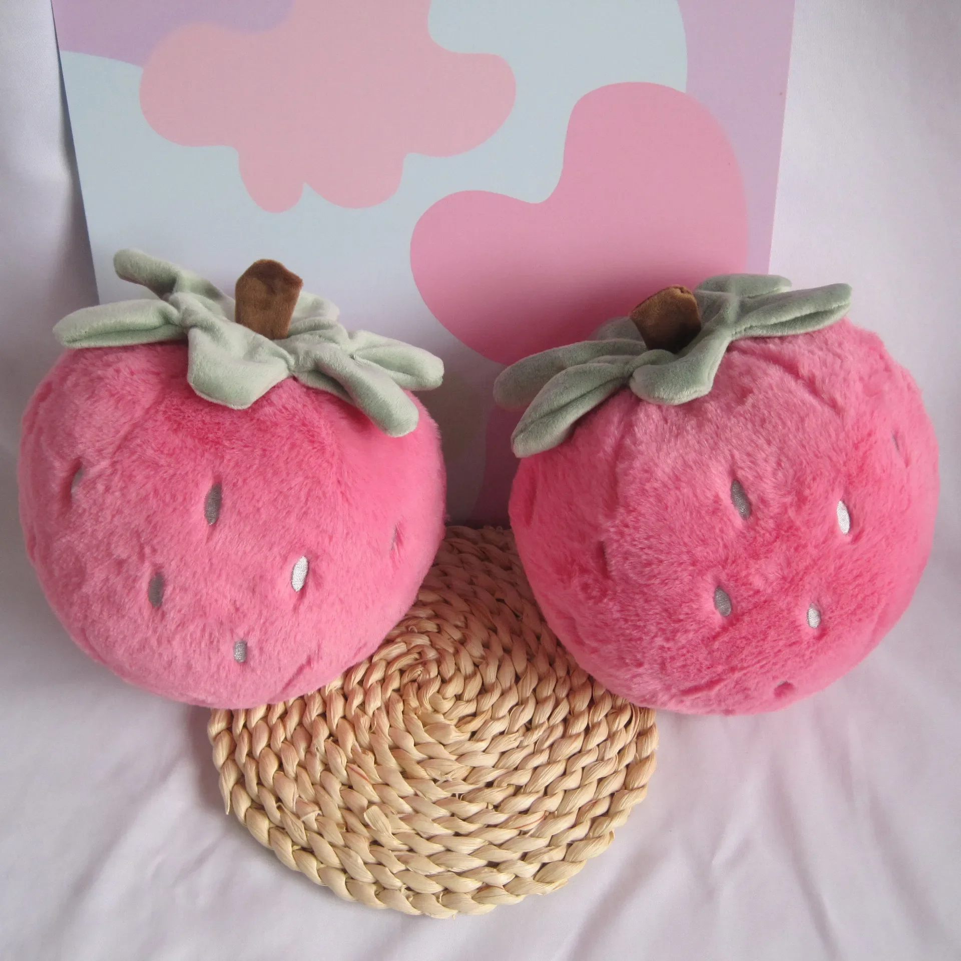 25cm Strawberry Soft Stuffed Plush Doll Toys Hobbies Delicate Workmanship Cute Sofa Decoration Great Presents for Girls or Etu