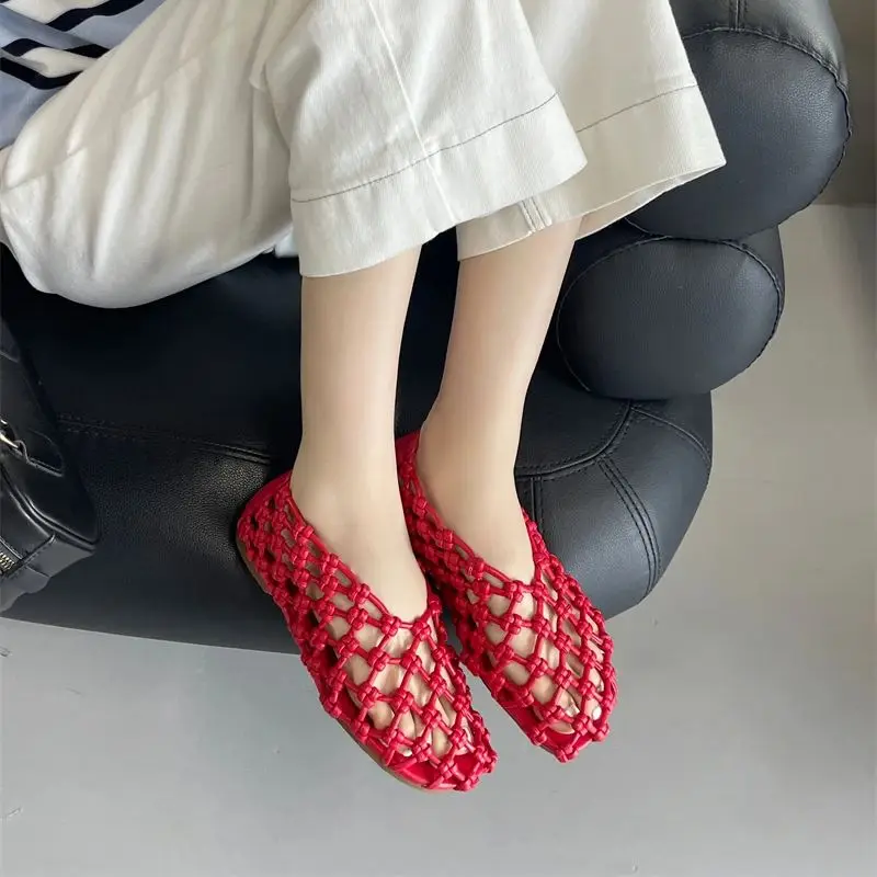 

Красные женские туфли на низком каблуке, летние туфли Мэри Джейн, белые плетеные туфли на плоской подошве, удобные балетки, большие размеры 42 43