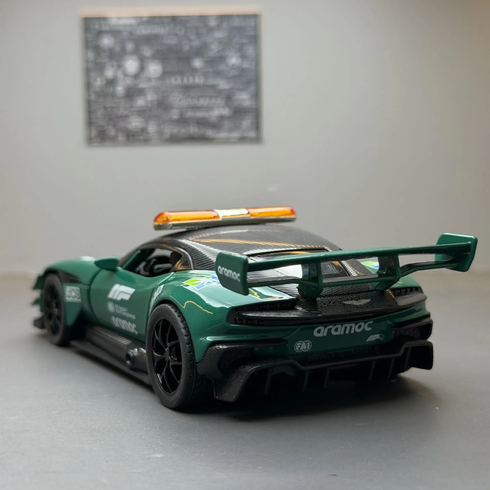 1:32 vulcan carro de segurança carro de polícia modelo liga diecast metal brinquedo veículo simulação som luz carro para crianças presente coleção