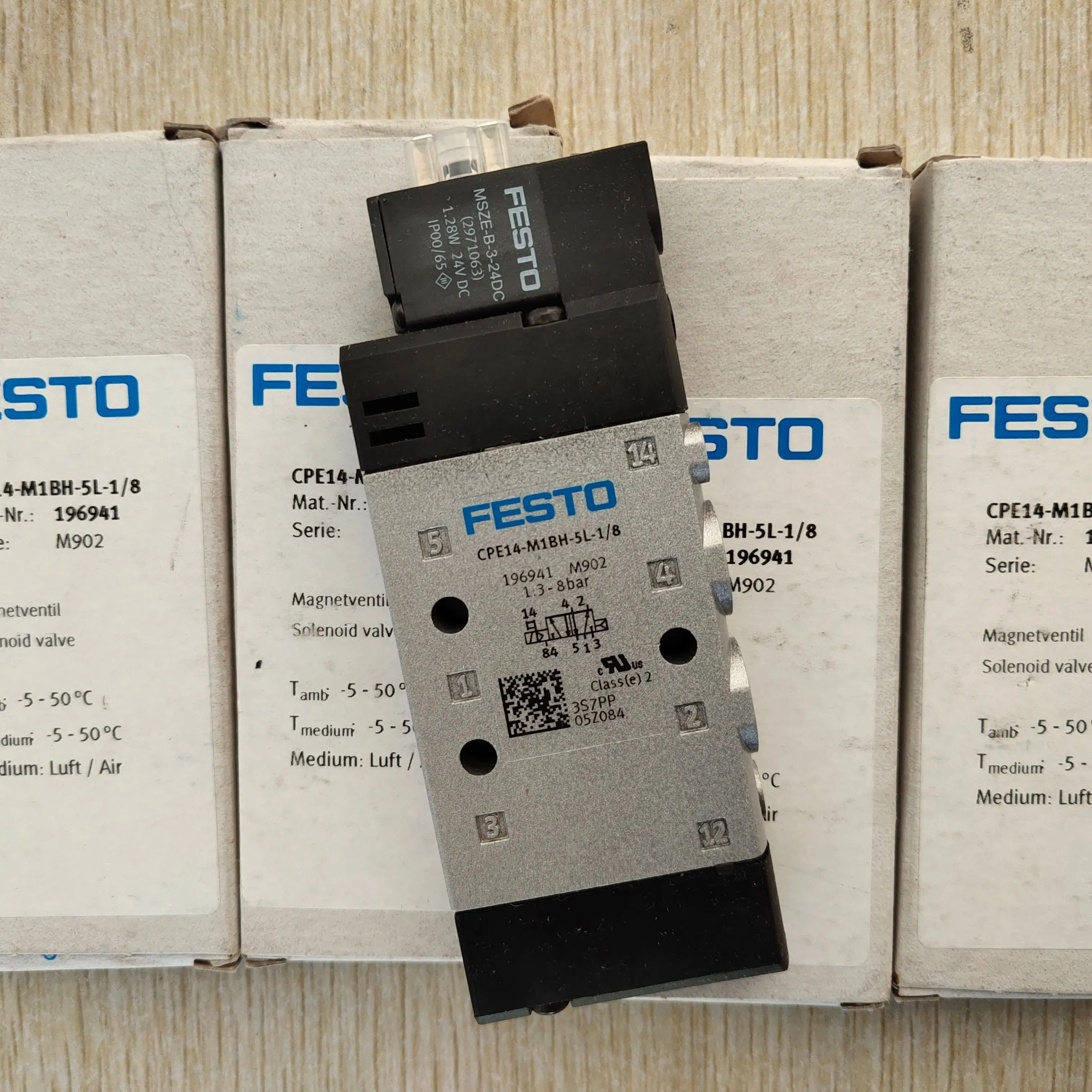 

FESTO Solenoid valve CPE14-M1BH-5L-1/8 196941 CPE14-M1BH-3GL-1/8 196929 CPE14 CPE